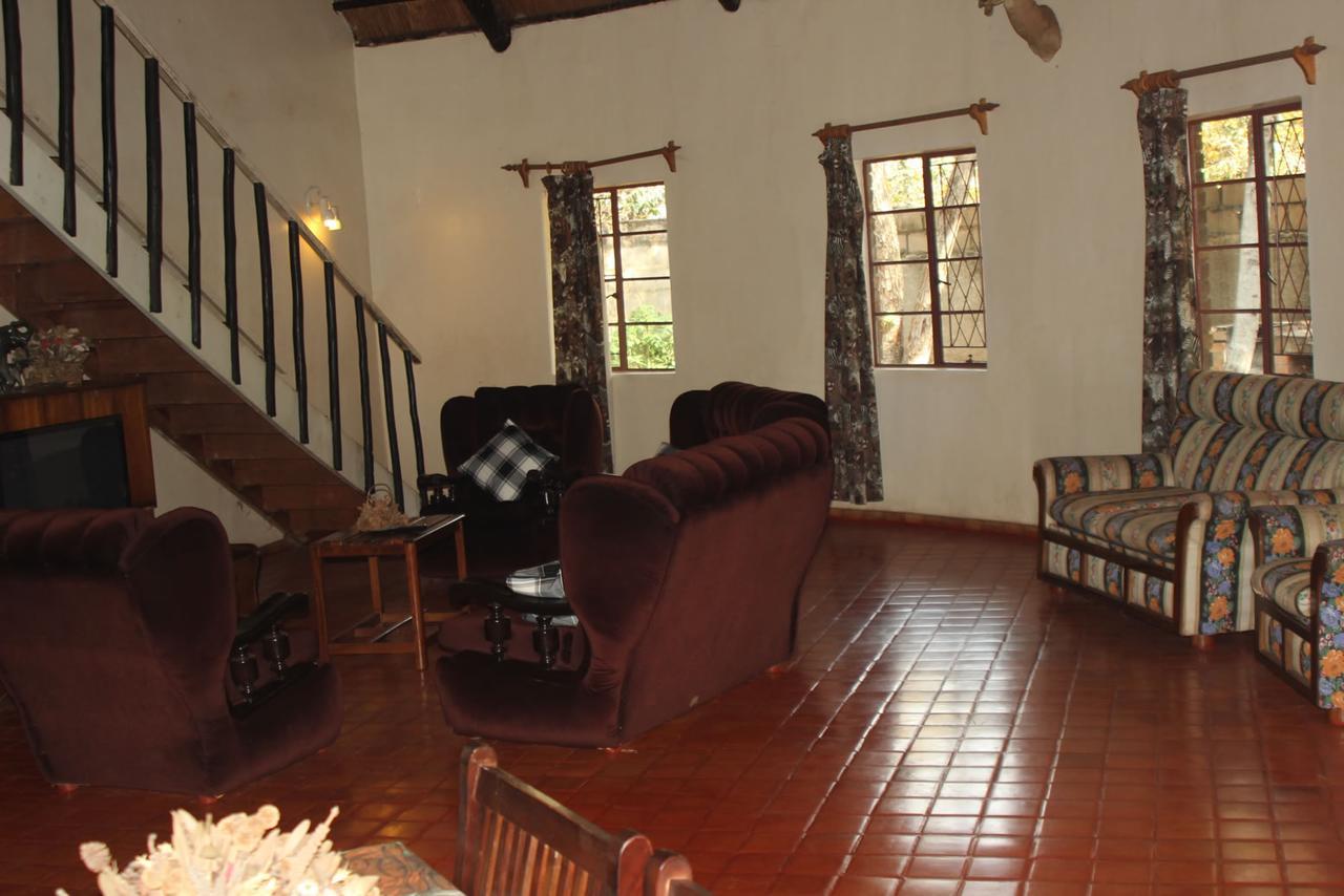 Mosi-Ua-Tunya Lodge Victoria Falls Exterior foto